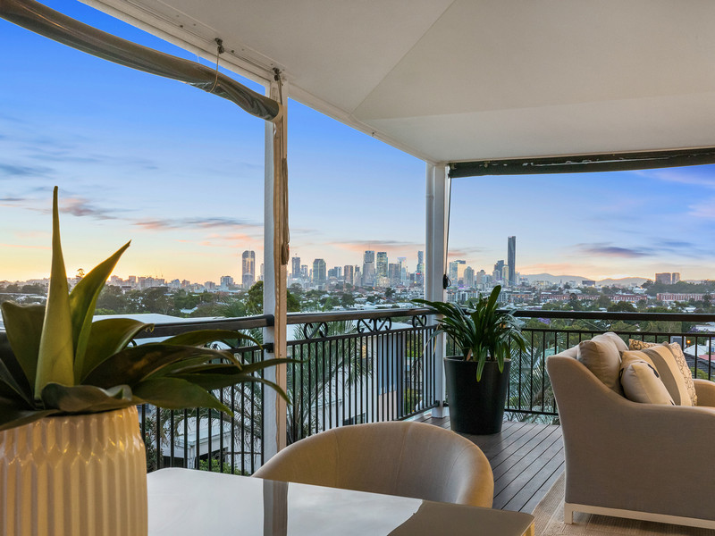 Real estate agent | Brisbane | Houses vs. apartments. What’s the best investment option?